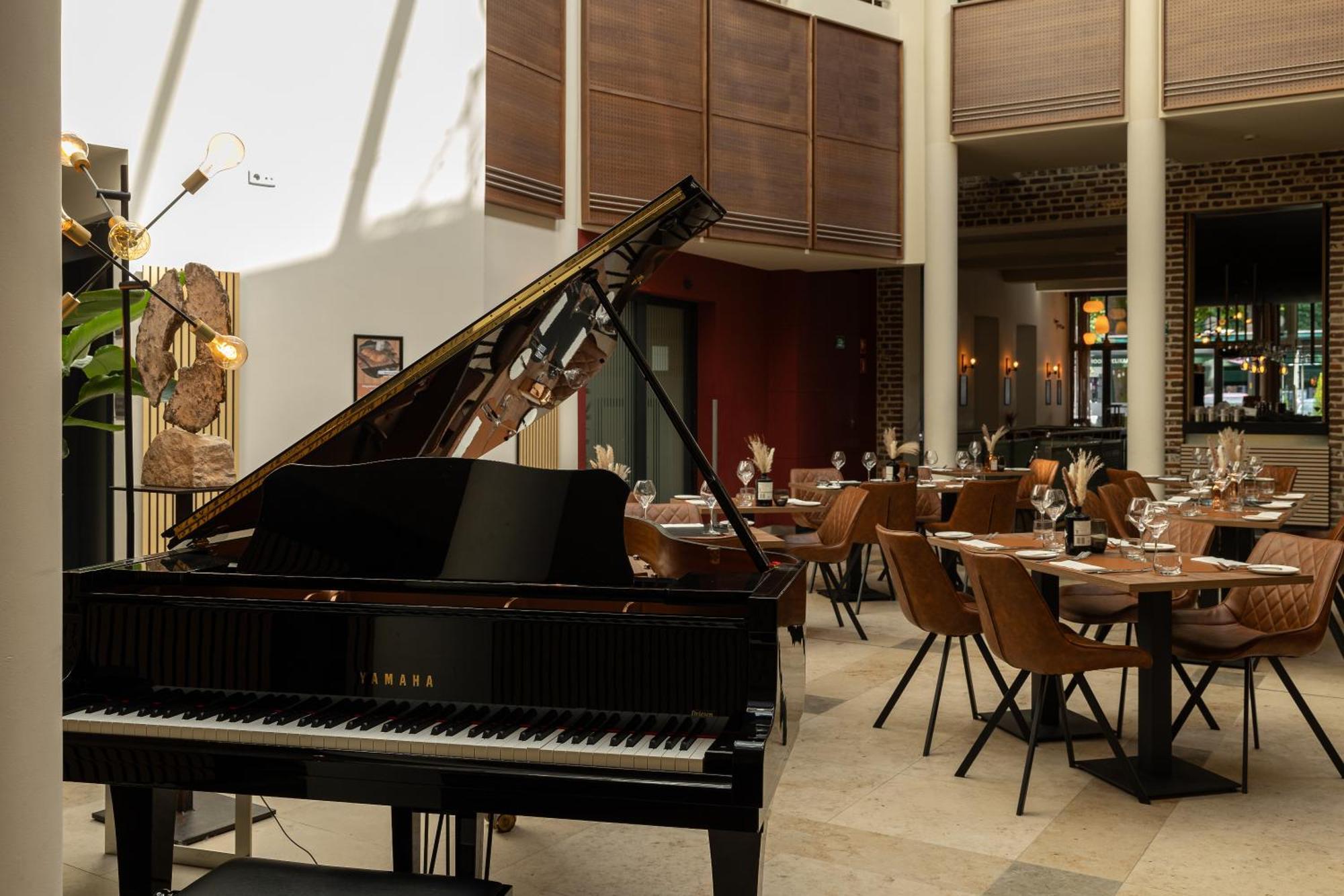 Hotel Van Eyck Маасейк Экстерьер фото