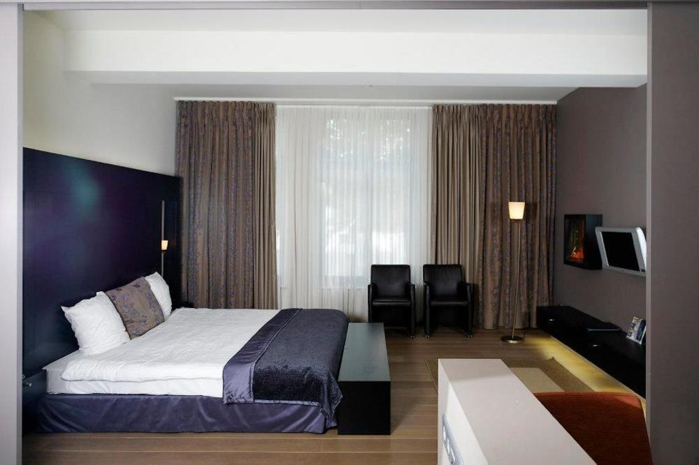 Hotel Van Eyck Маасейк Экстерьер фото